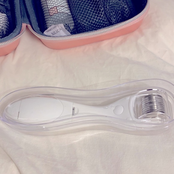 BeautyBio GlowPro Set - Picture 8 of 8